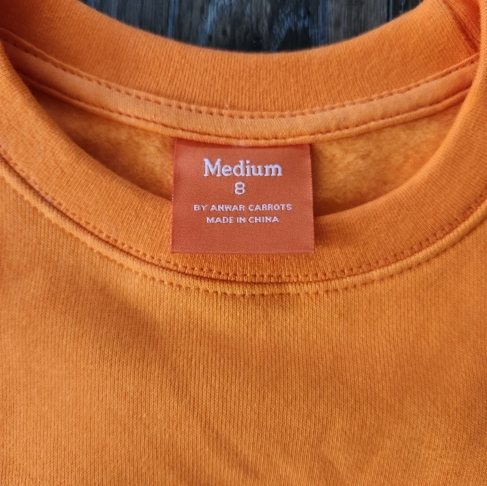 Anwar Carrots Orange Farm Boys Sweatshirt Size Medium (8)